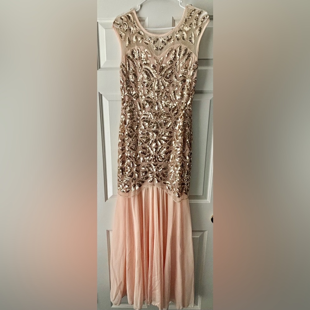 Pretty Guide Peach/Gold Sequin Gown